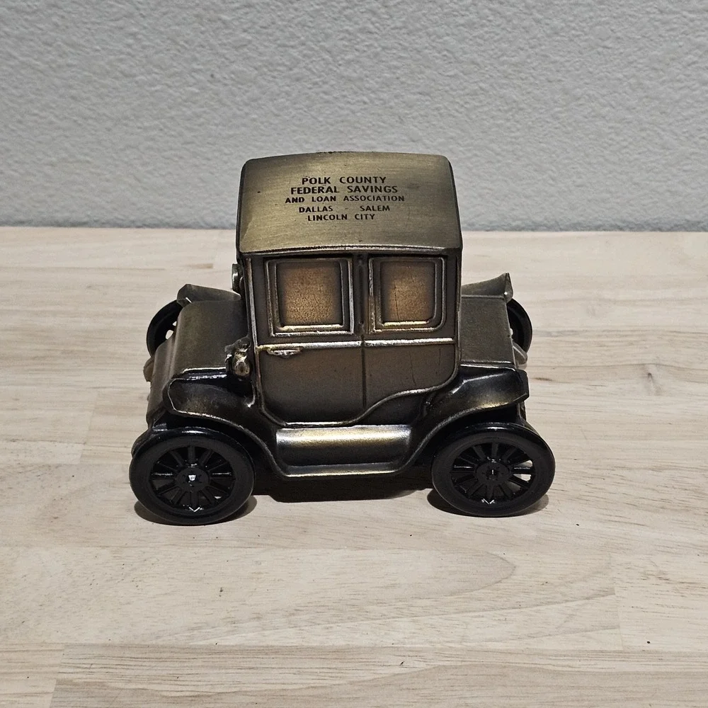 VINTAGE BANTHRICO COIN BANK METAL CAR 1910 BAKER ELECTRIC WITH KEY